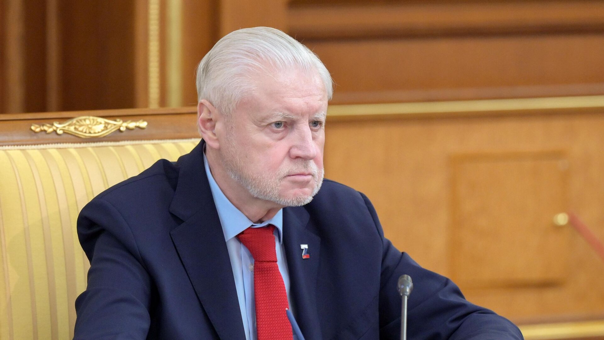 Миронов предложил ввести выплаты за уход за пожилыми гражданами